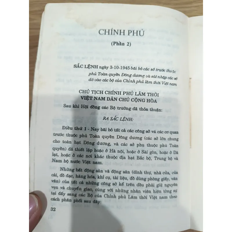 Tập sắc lệnh do chủ tịch Hồ Chí Minh ký về nhà nước và pháp luật  926290