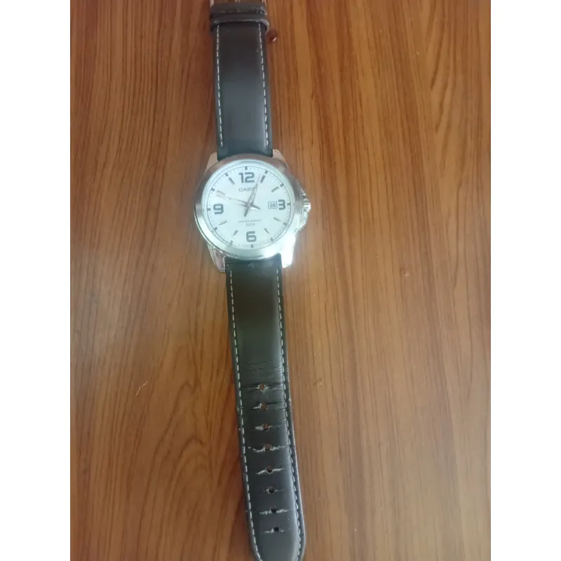 Đồng hồ Casio Nam Classic mặt tròn dây da size 40mm mới 90% 790308