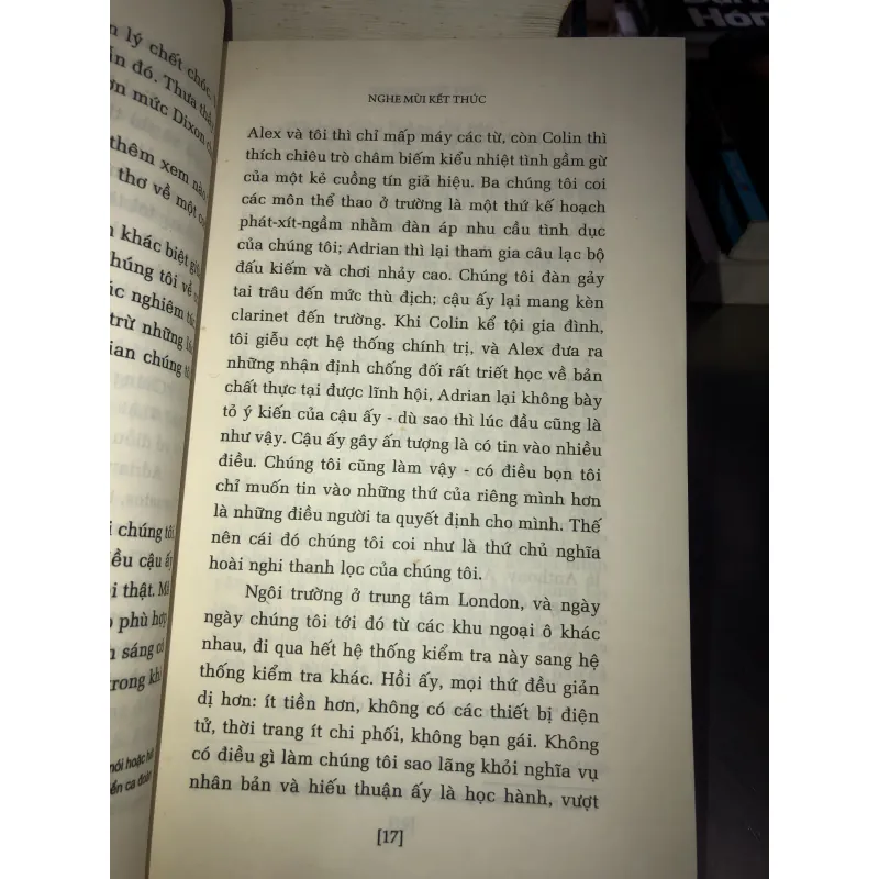 Nghe mùi kết thúc -Julian Barnes 1023777