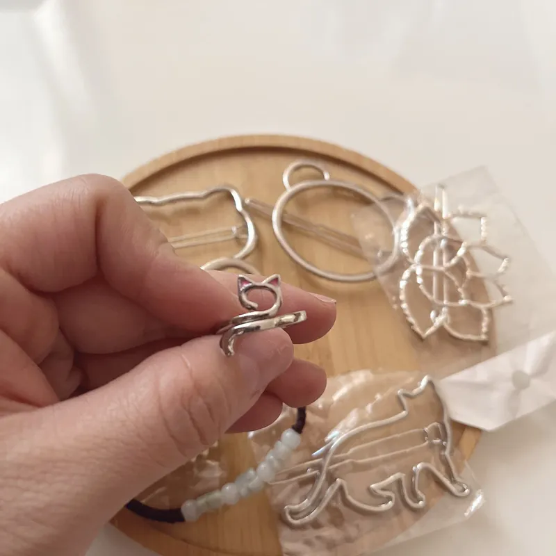 (2hand 98%] Combo lắc tay kẹp tóc gấu cute 736955