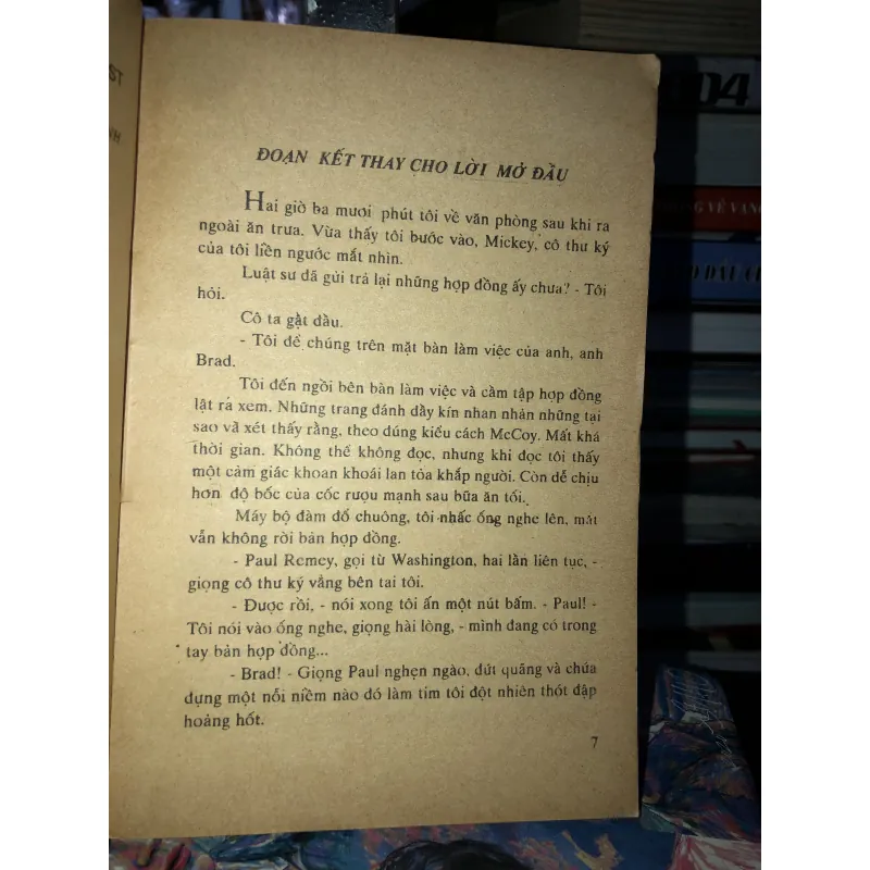 Giây phút lãng quên - Harold Robbins  977185