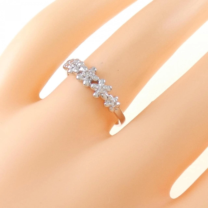 Nhẫn kim cương hoa K18WG 0.30CT 670962