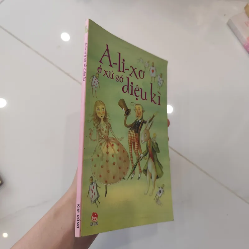 A-li- xơ ở xứ sở diệu kì 592417