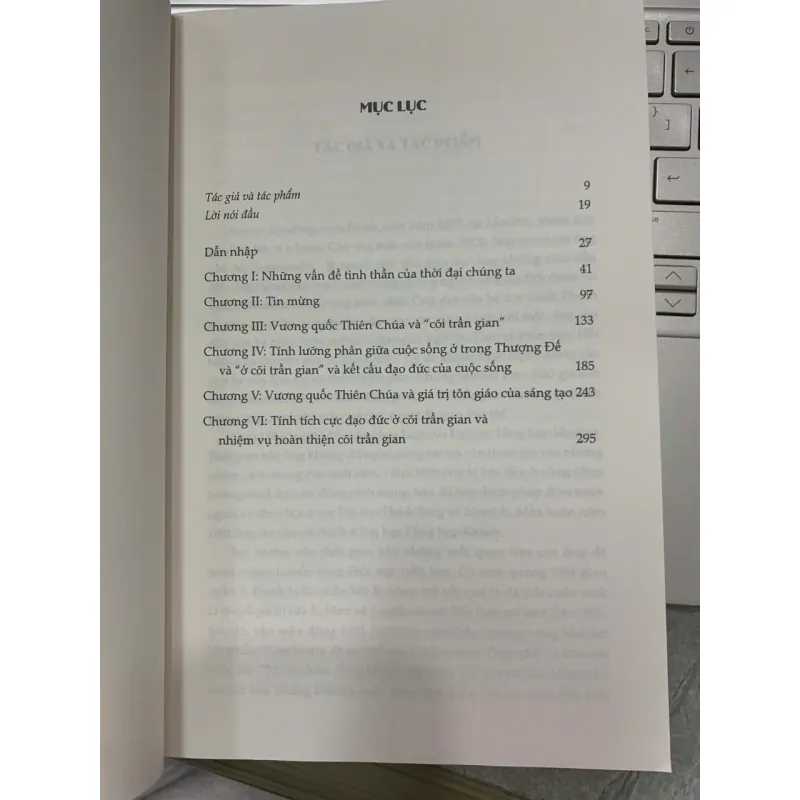 ÁNH SÁNG TRONG BÓNG TỐI: TRẢI NGHIỆM ĐẠO ĐỨC HỌC KITO GIÁO VÀ TRIẾT HỌC XÃ HỘI - S.L.FRANK 602701