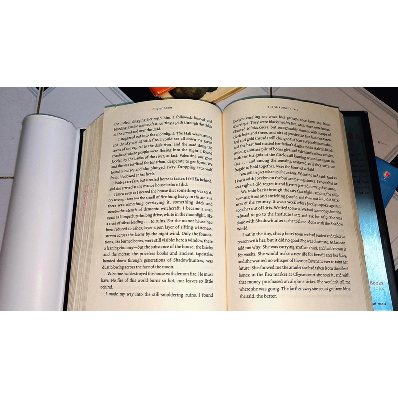 Cassandra Clare (#1 NYT Bestselling author) - City of Bones (Hardcover) 470387