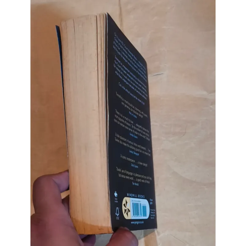 A Gentleman in Moscow - Amor Towles 1025140