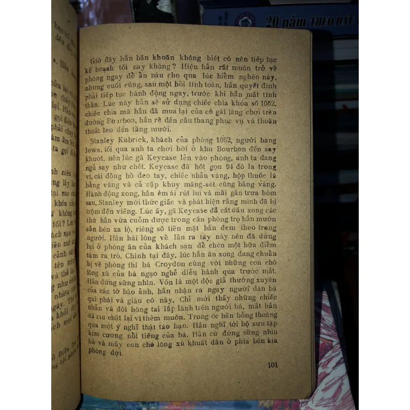 Năm ngày trong khách sạn Saint Gregory - Arthur Hailey  969753