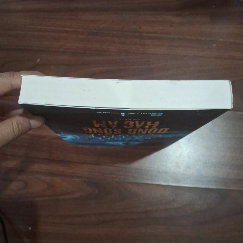 Dòng sông hắc ám 525220
