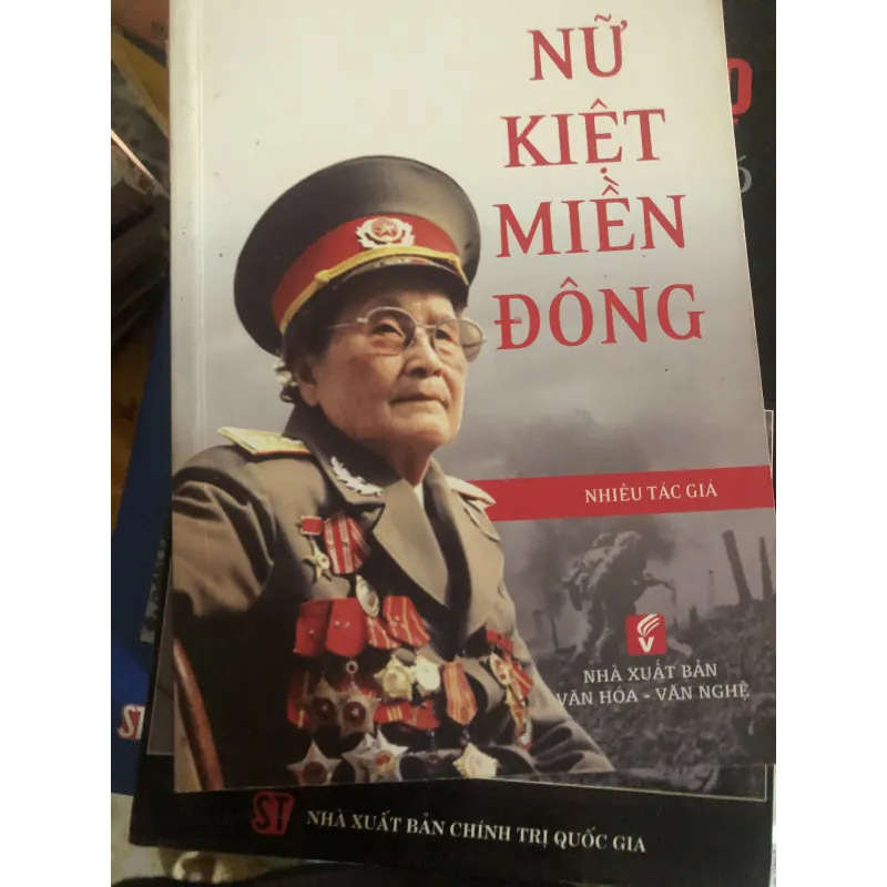 nữ kiệt miền đông 993997