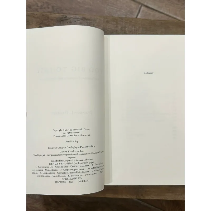 Too Big to Jail: How Prosecutors Compromise with Corporations - Brandon L. Garrett 731982