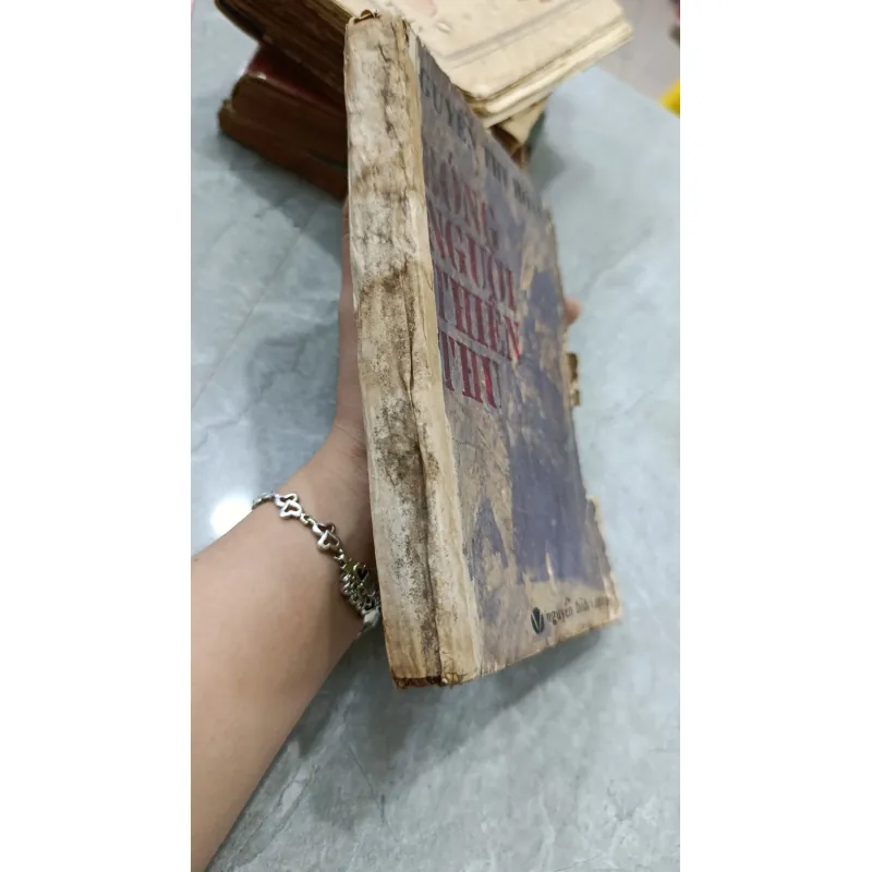 BÓNG NGƯỜI THIÊN THU - NGUYỄN THỊ HOÀNG 758070