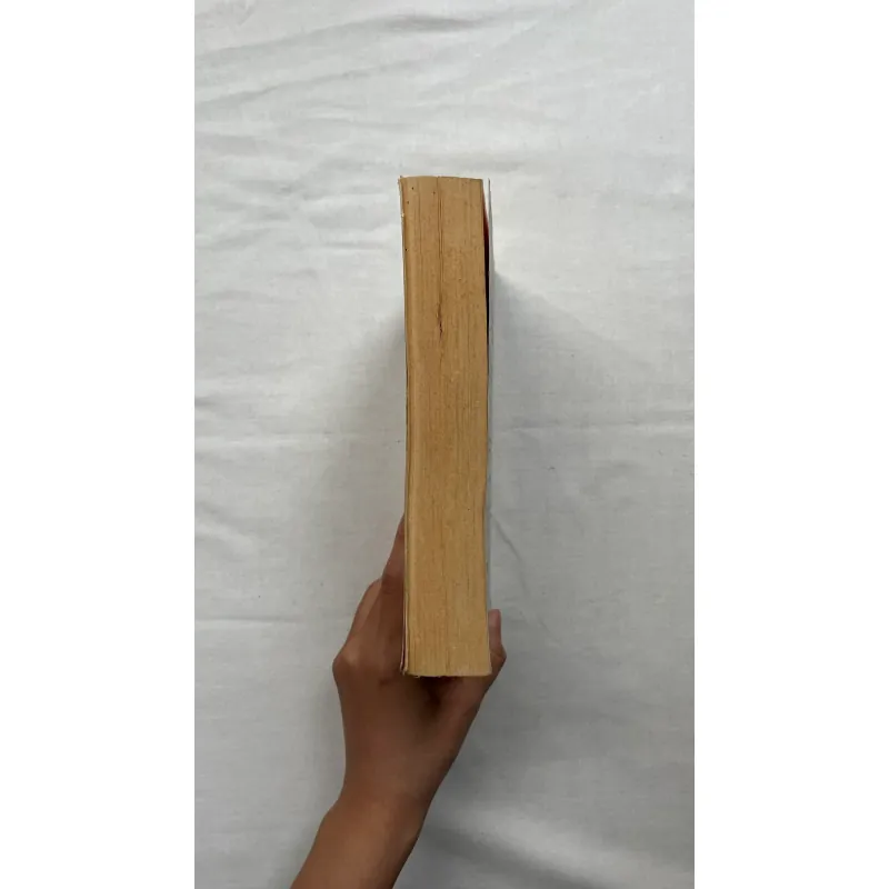 Eleanor Oliphant is Completely Fine - Gail Honeyman  784979