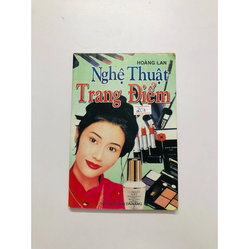 NGHỆ THUẬT TRANG ĐIỂM  - 179 trang, nxb: 2000 326161