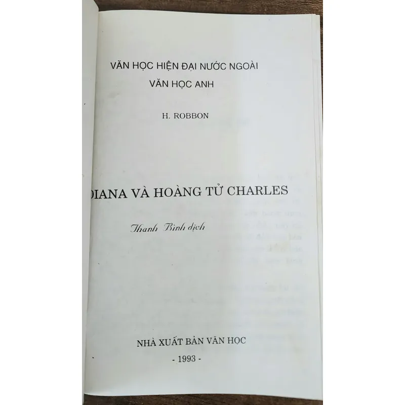 CHUYỆN TÌNH DIANA & HOÀNG TỬ CHARLES - Lady Colin Campbell 719953