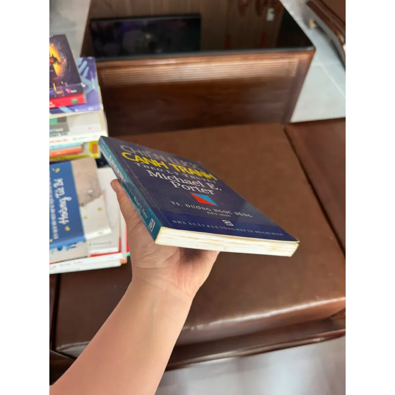 CHIẾN LƯỢC CẠNH TRANH THEO LÝ THUYẾT – Michael E. Porter - K3 1006643