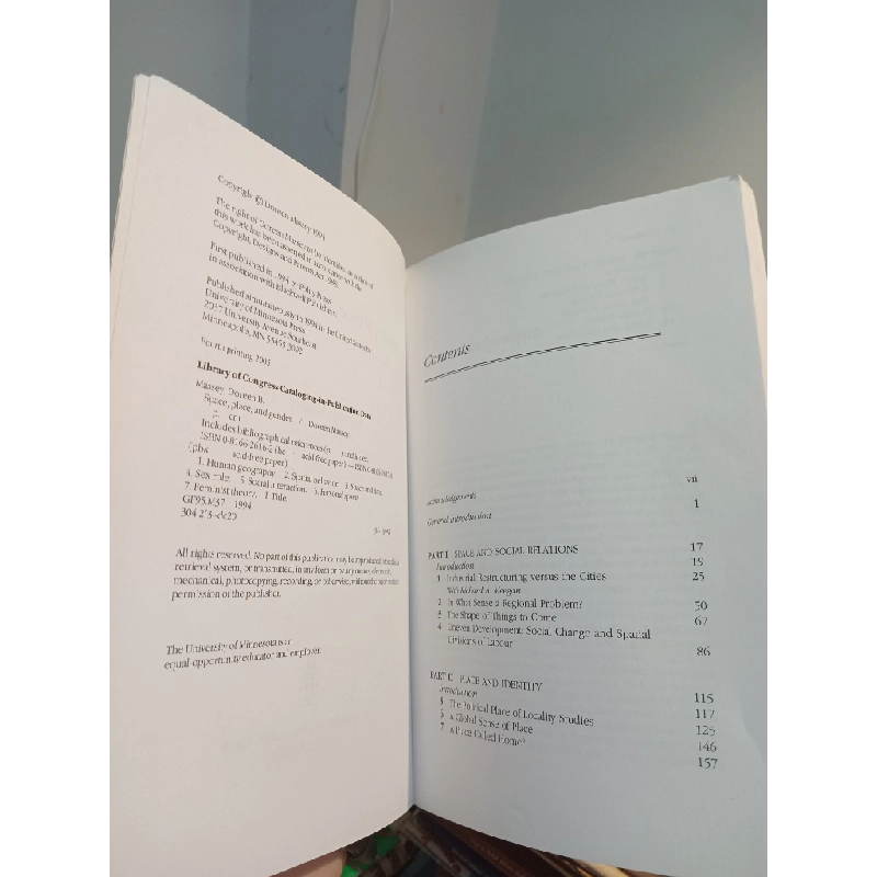 Space, Place and Gender - Doreen Massey 449405
