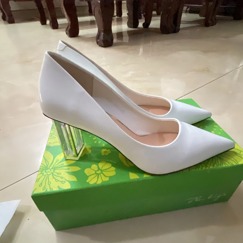 Giầy cao gót trắng, ca0 7cm,size 245 ( tương đương size 39), lẻ size thanh lý giá rẻ 329373