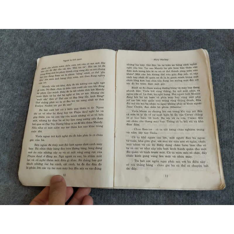 NGƯỜI LẠ TÌNH QUEN - MARY MACKEY 574658