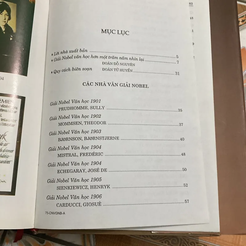 Các nhà văn giải Nobel 784571