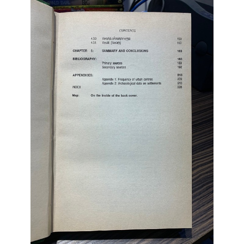 URBAN CENTRES AND URBANISATION AS REFLECTED IN THE PALI VINAYA AND SUTTA PITAKAS - K. T. S. Sarao 147869