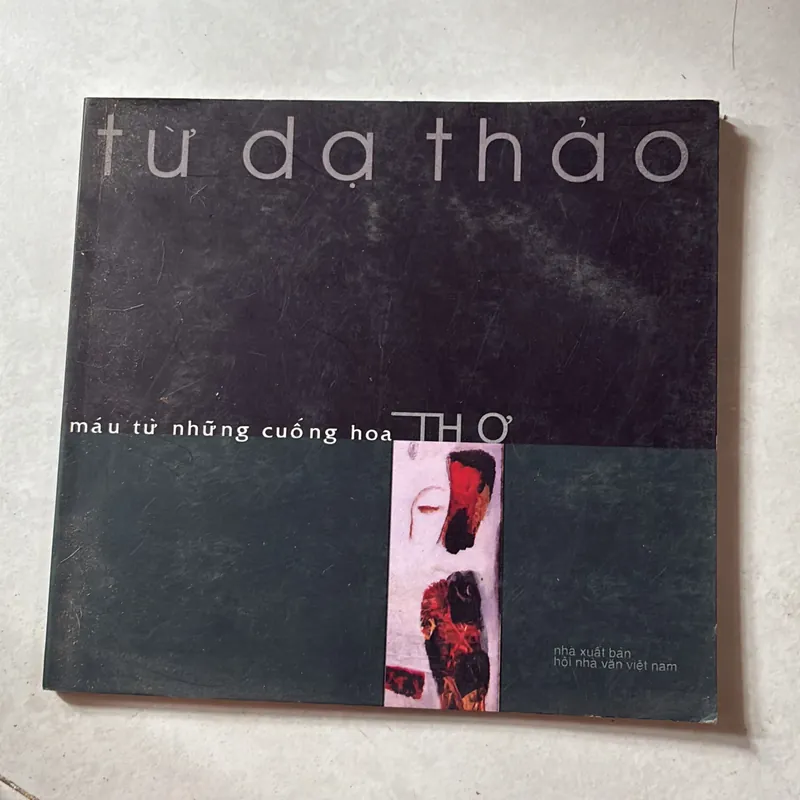 Máu từ những cuốn hoa - Từ Dạ Thảo 738537
