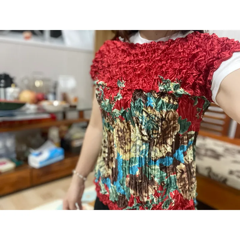 Áo khoác nữ Chanel họa tiết chữ thập đỏ xanh lớn size M 689489