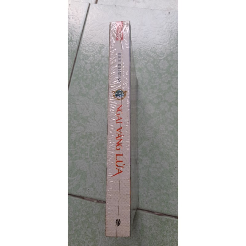 NGAI VÀNG LỬA mới 100% 4771