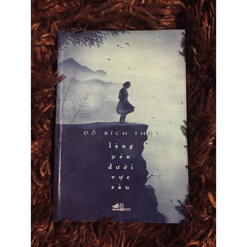 Lặng yên dưới vực sâu 990985