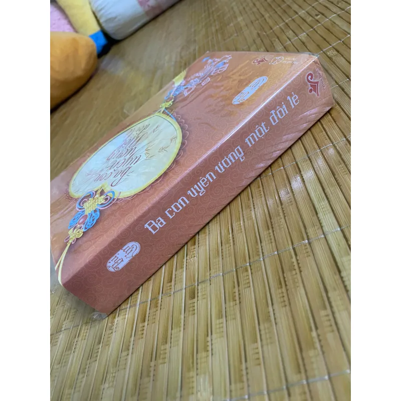 Ba con uyên ương một đôi lẻ 999212