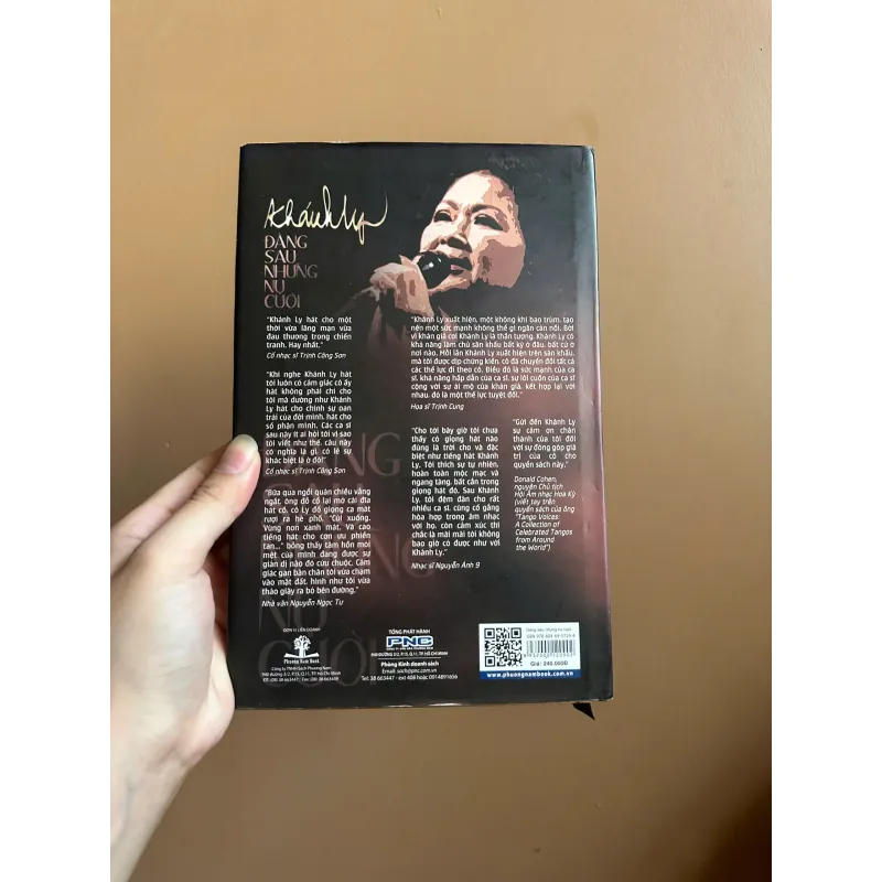 Đằng Sau Những Nụ Cười - Khánh Ly (Bìa Cứng) 733561