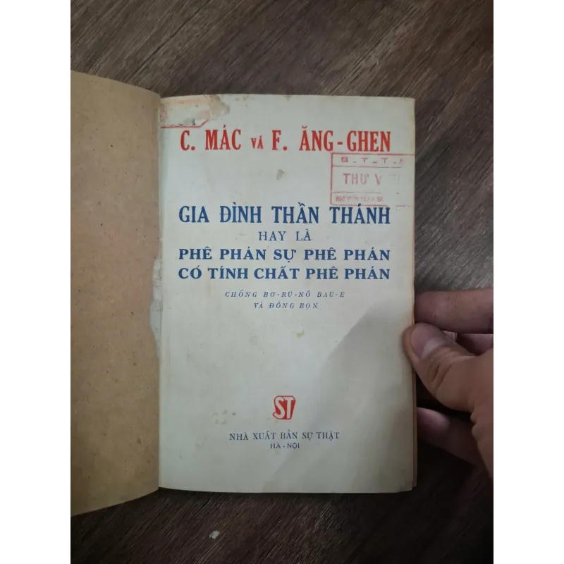 GIA ĐÌNH THẦN THÁNH HAY LÀ PHÊ PHÁN SỰ PHÊ PHÁN CÓ TÍNH CHẤT PHÊ PHÁN 726387