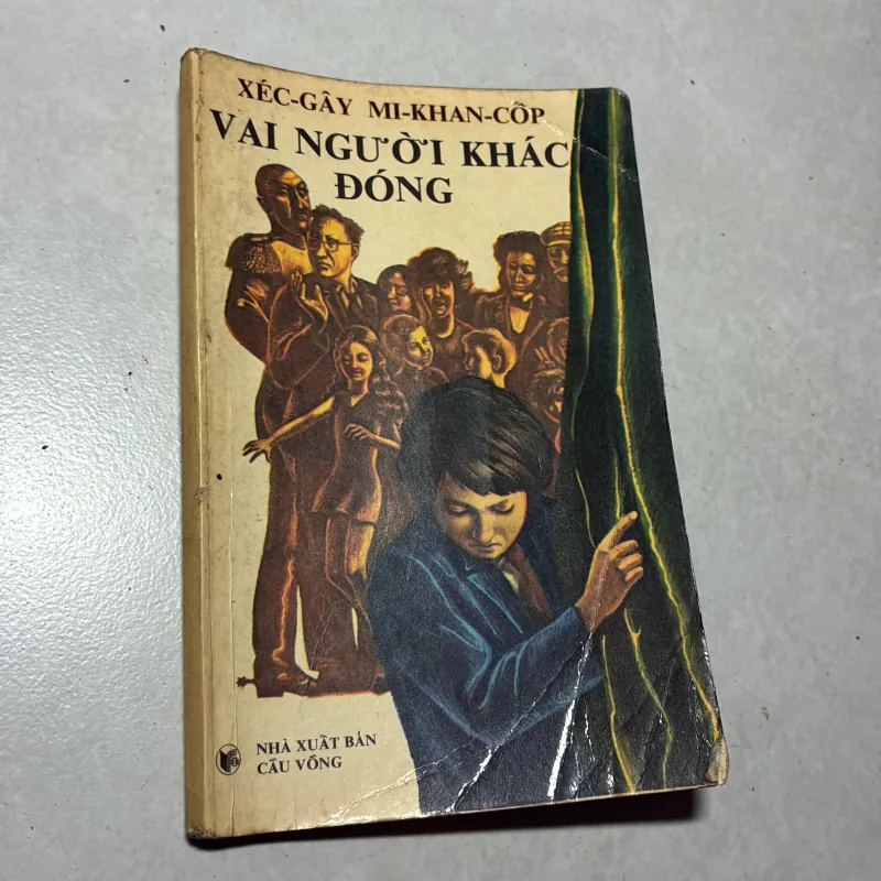 Vai người khác đóng  796357