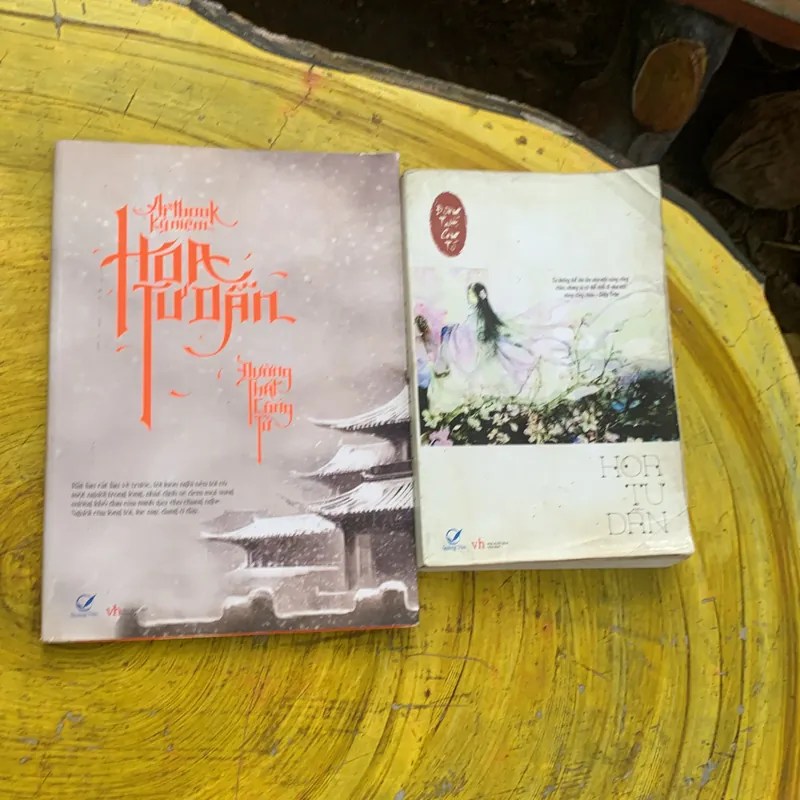 COMBO HOA TƯ DẪN : ARTBOOK KỶ NIỆM & TIỂU THUYẾT  737189