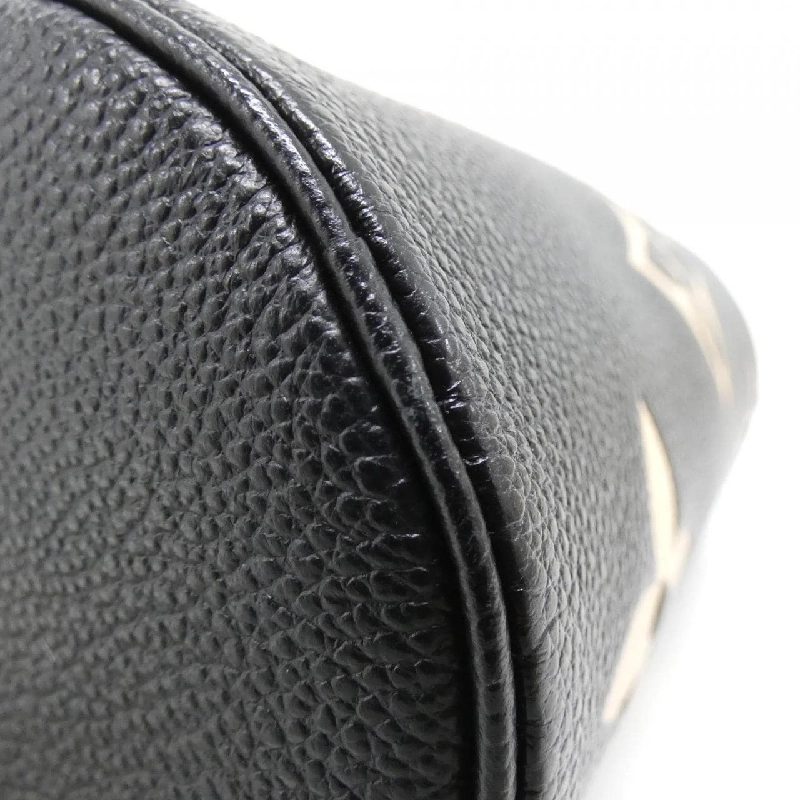 Túi xách vai Louis Vuitton Monogram Bicolor Empreinte Papillon BB M45980 610549