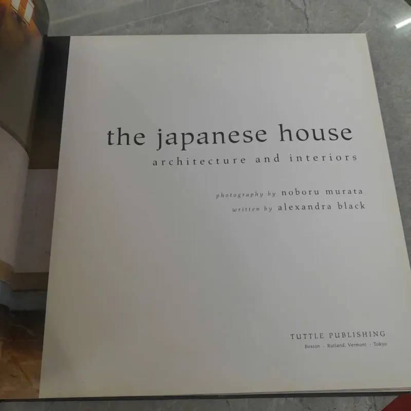 THE JAPANESE HOUSE (NHÀ Ở NHẬT BẢN) - MURATA, BLACK 752408