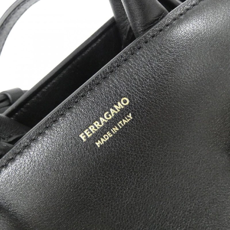 【Sản phẩm mới】Túi HUG 21 5975 của Salvatore Ferragamo 616839