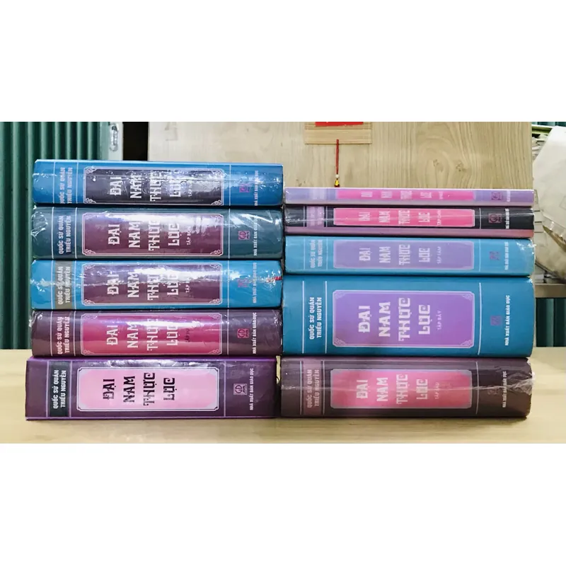 ĐẠI NAM THỰC LỤC - Quốc Sử Quán Triều 674104