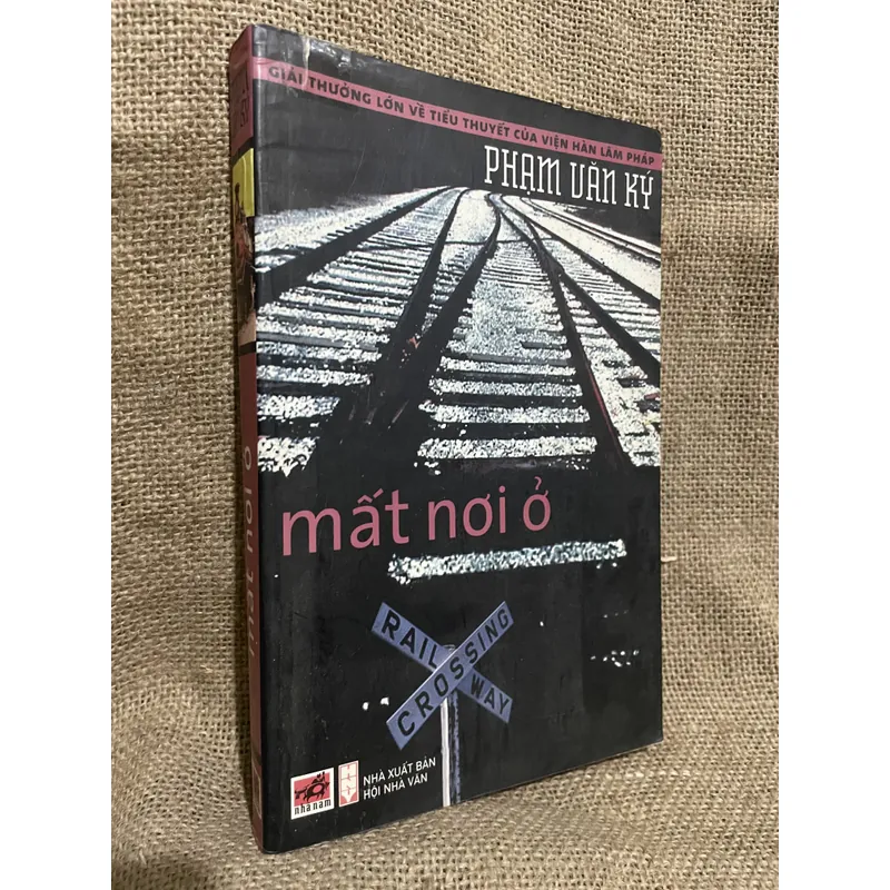 Mất nơi ở - Phạm Văn Ký - sách khổ lớn  719409