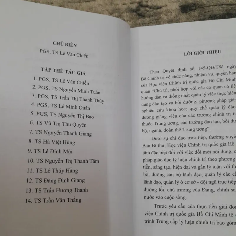 Giáo trình KỸ NĂNG LÃNH ĐẠO, QUẢN LÝ - Trung cấp LLCT. HỌC VIỆN CTQG HCM 759539