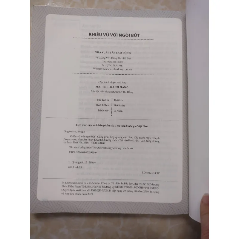 Sách: Khiêu vũ với ngòi bút cùng phù thuỷ quảng cáo hàng đầu nước Mỹ - TG: Joseph Sugarman 733265
