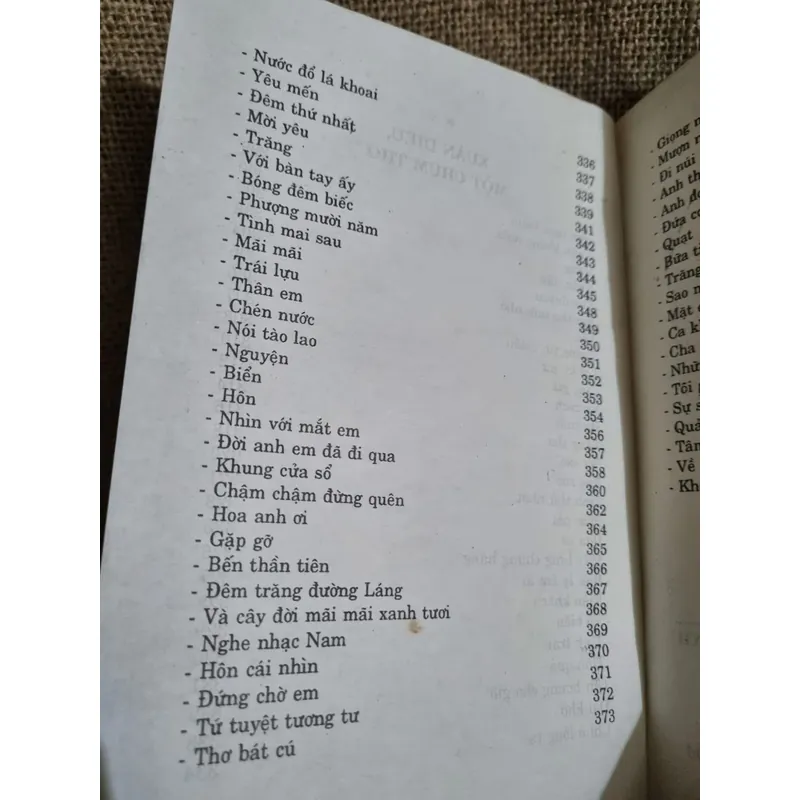 Xuân Diệu thơ và đời 679646