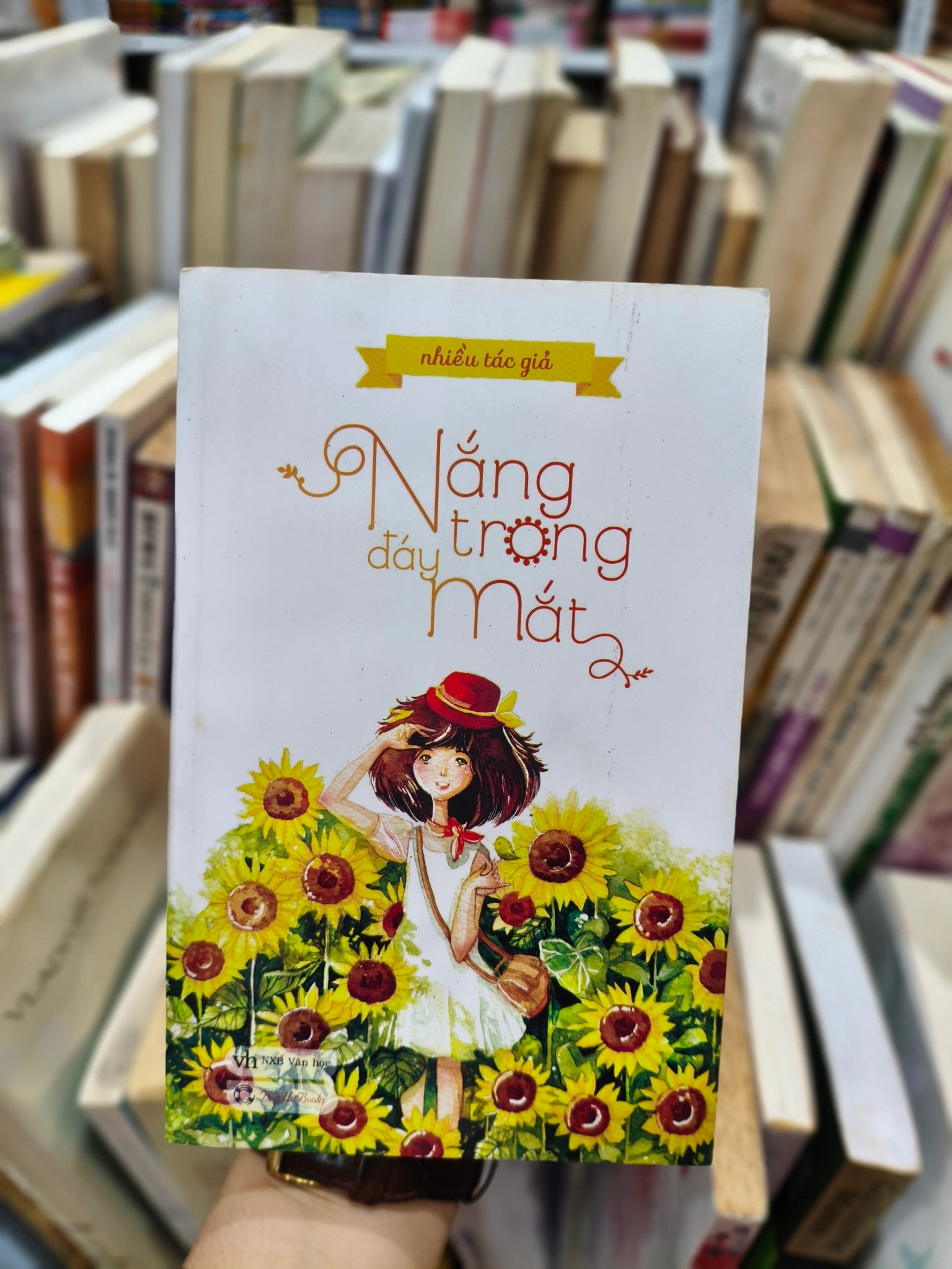 Nắng trong đáy mắt 🌱 by  - Sách Book Cover - Ngọc Hiển Books