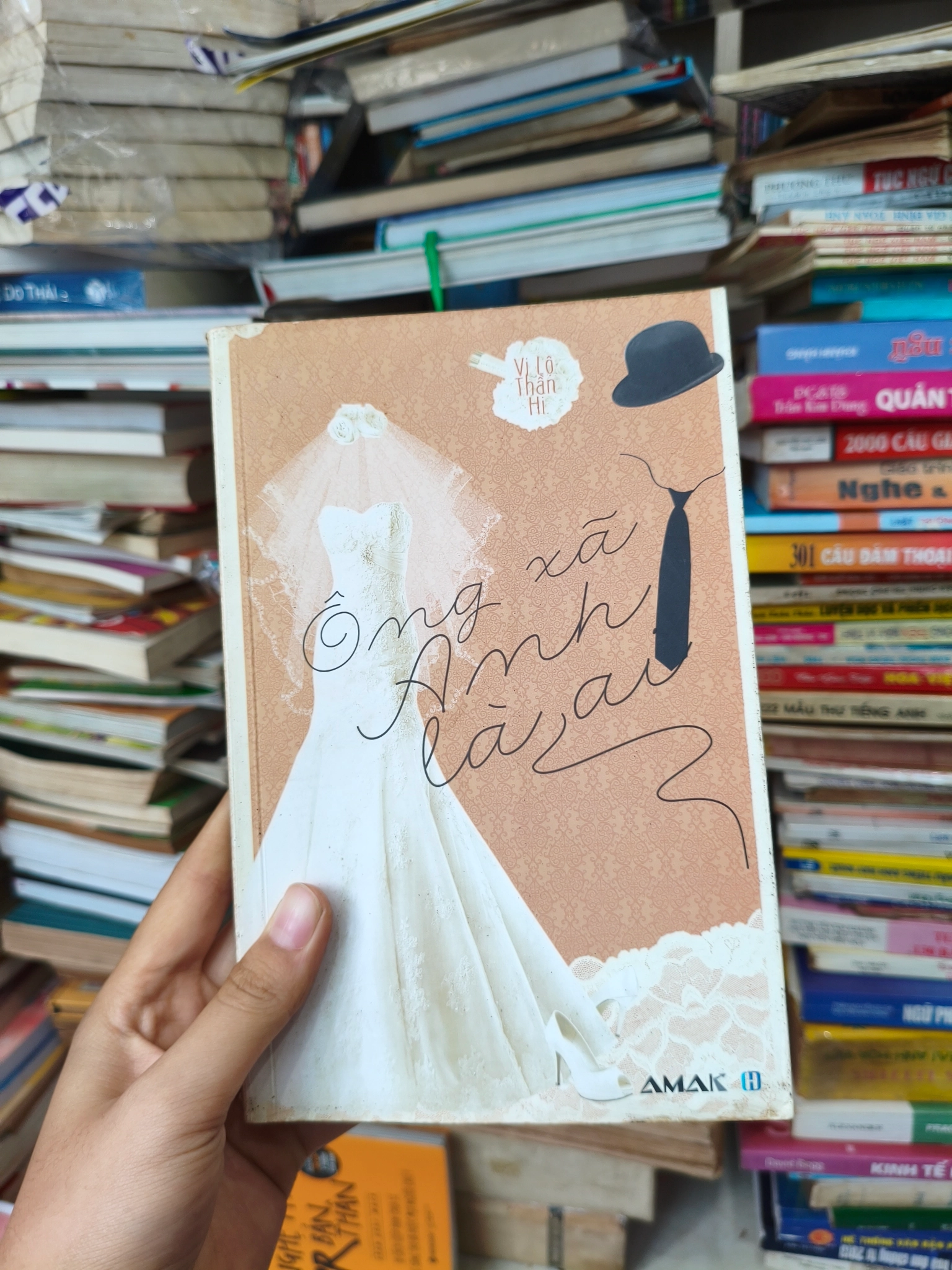 Ông xã anh là ai 🌱 by  - Sách Book Cover - Ngọc Hiển Books