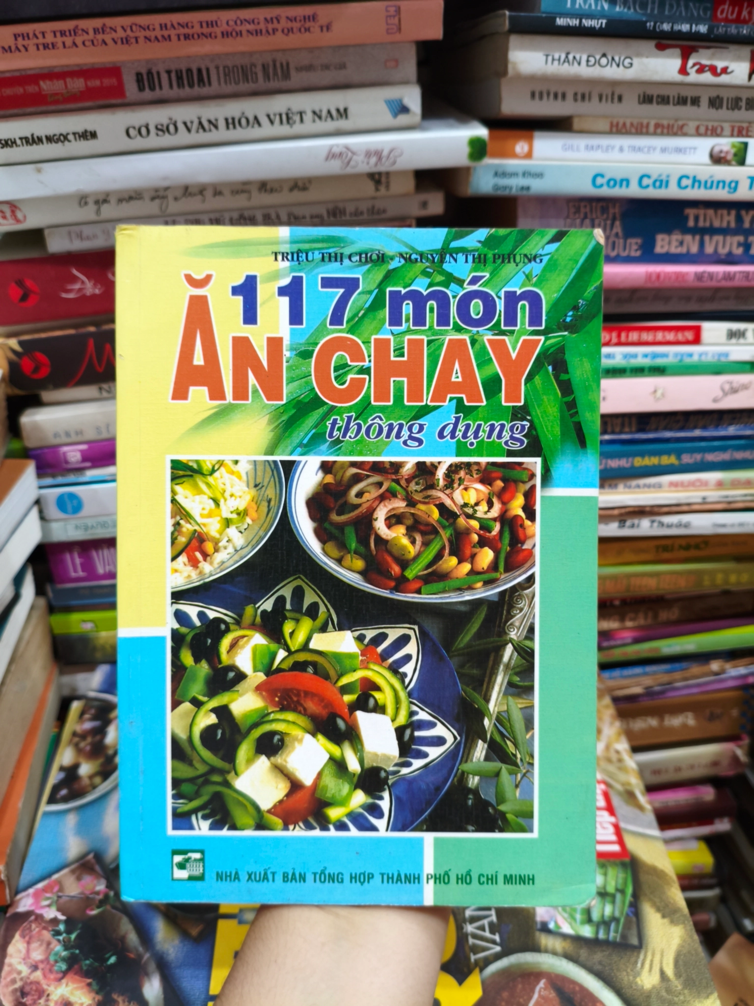 117 món ăn chay 🌱 by  - Sách Book Cover - Ngọc Hiển Books