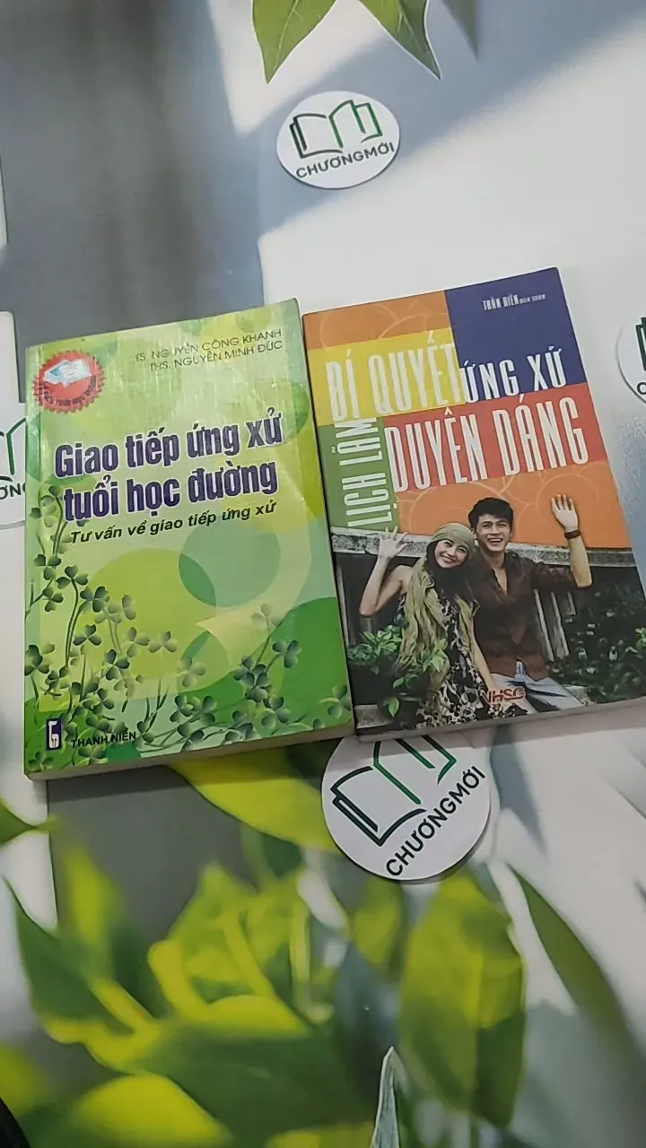 Combo: Giao Tiếp Ứng Xử Tuổi Học Đường, Bí Quyết Ứng Xử Duyên Dáng - Nguyễn Hồi Loan 787022