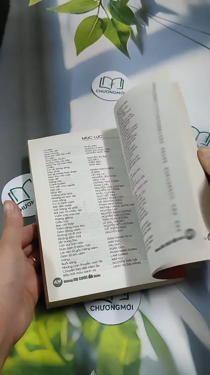 Tuyển Tập Thơ: Những Nụ Cười Đỏ Thắm (Kỷ Niệm 30 Năm Ngày Thành Lập Báo Khăn Quàng Đỏ) 707256