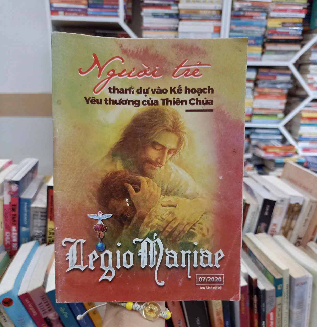 Người Trẻ tham dự vào kế hoạch yêu thương của Thiên Chúa by  - Sách Book Cover - Ngọc Hiển Books