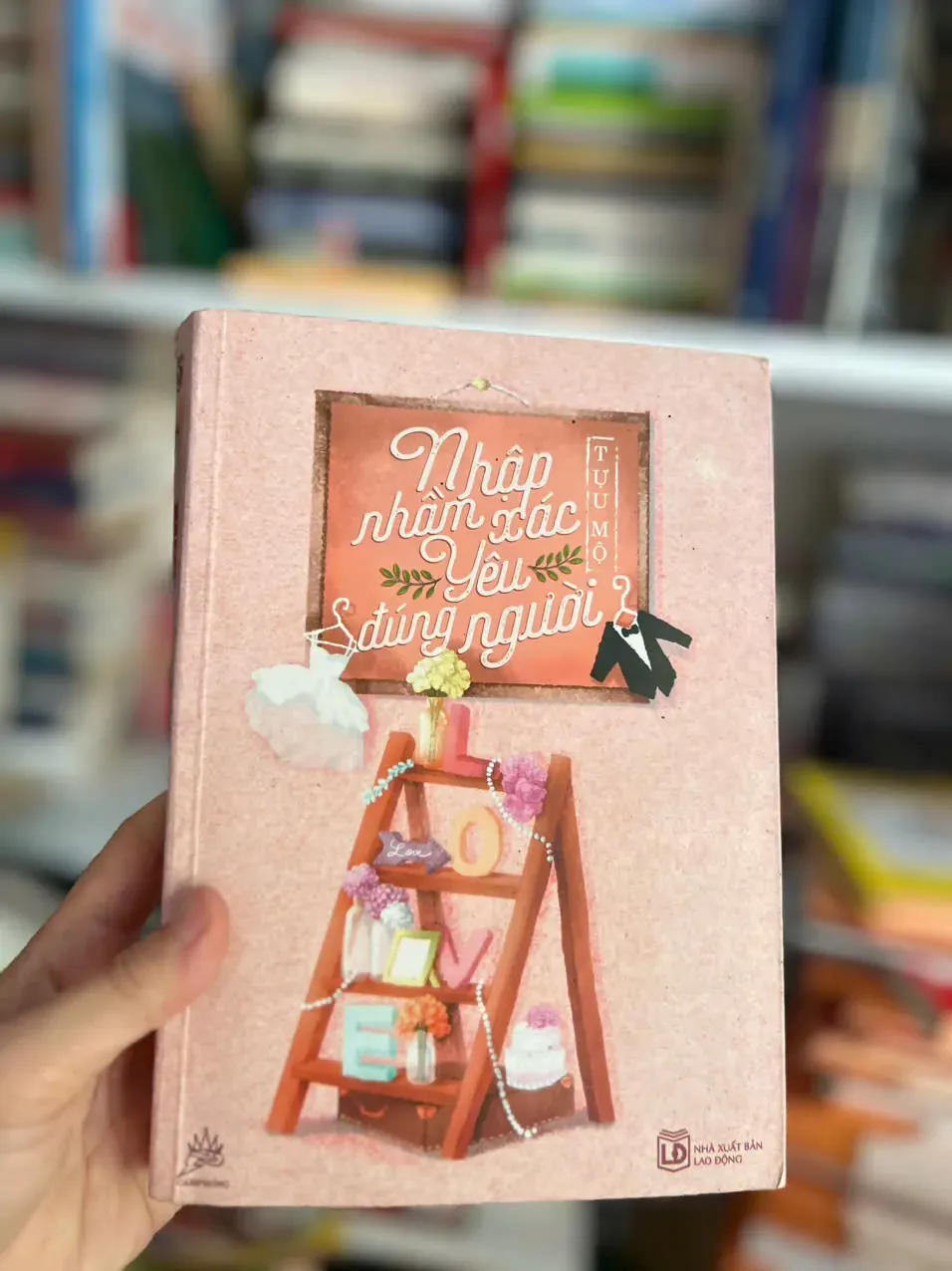 Nhập nhầm xác yêu đúng người ⭐ by  - Sách Book Cover - Ngọc Hiển Books