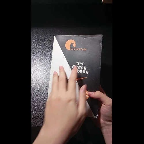 Sách Trên Đường Băng - Tony Buổi sáng 