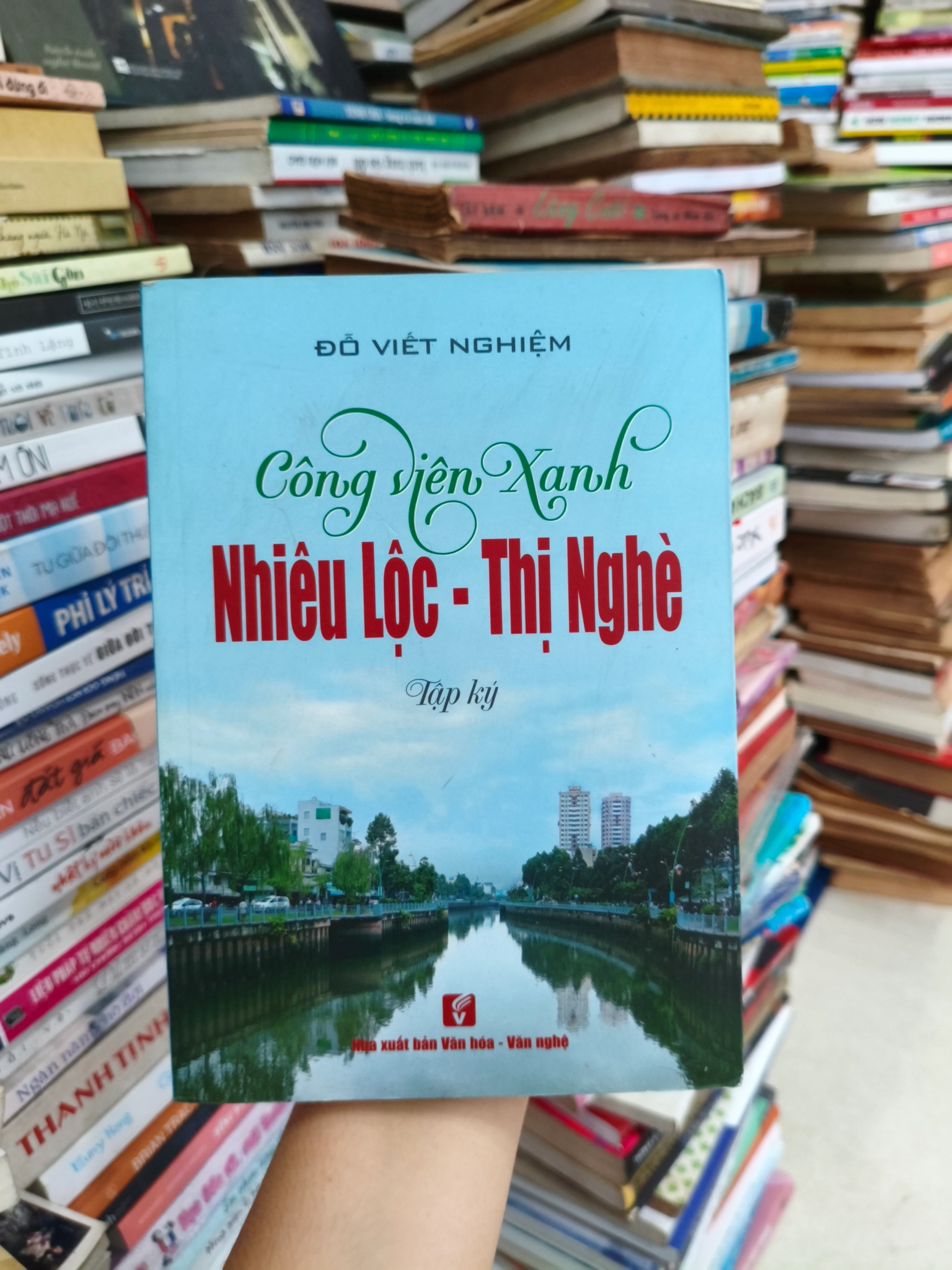 Công viên xanh Nhiên Lộc- Thị Nghè 🌱 by  - Sách Book Cover - Ngọc Hiển Books